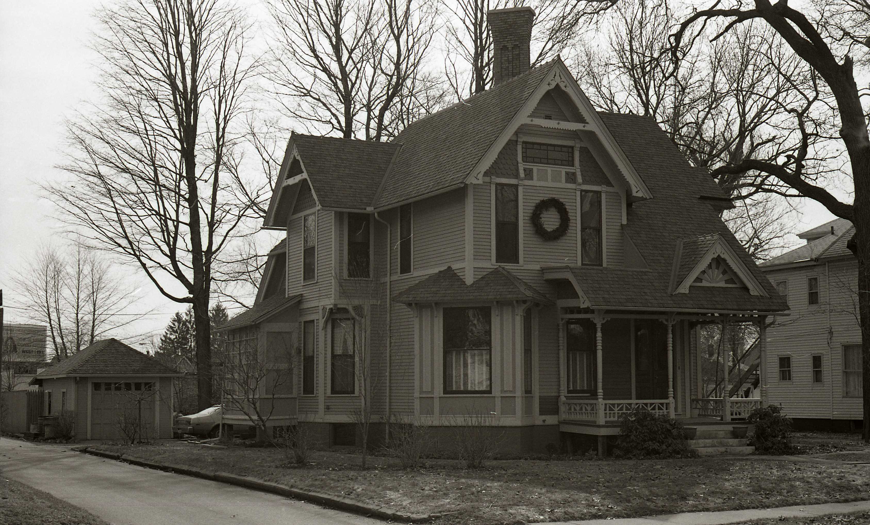 330 W Navarre Street